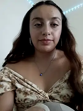 CharmingMaddie webcam