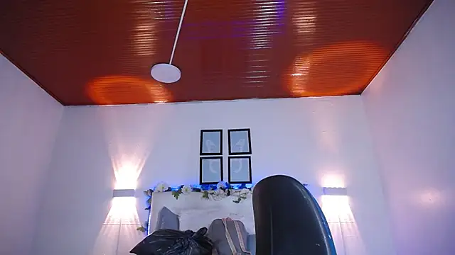 Megan_05_ webcam