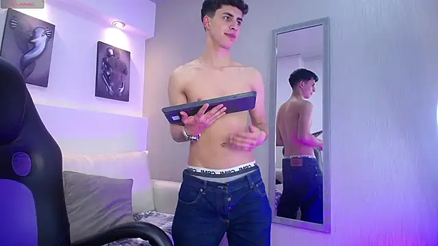 AdrianRinaldi webcam