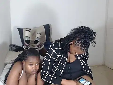IntoxicatedAries webcam