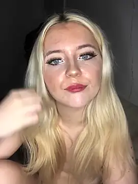 Blondie_Sofia_Essexbabe