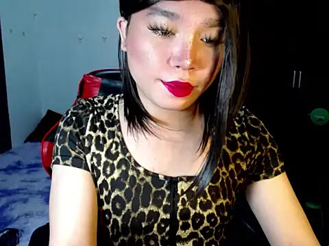 real live cam porn Urassiansweetcummer