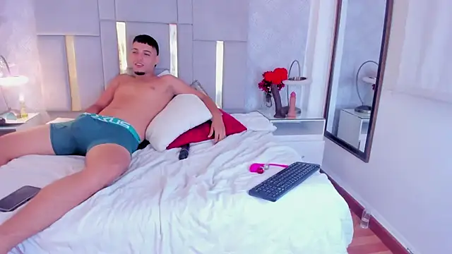 SukiandFriend webcam