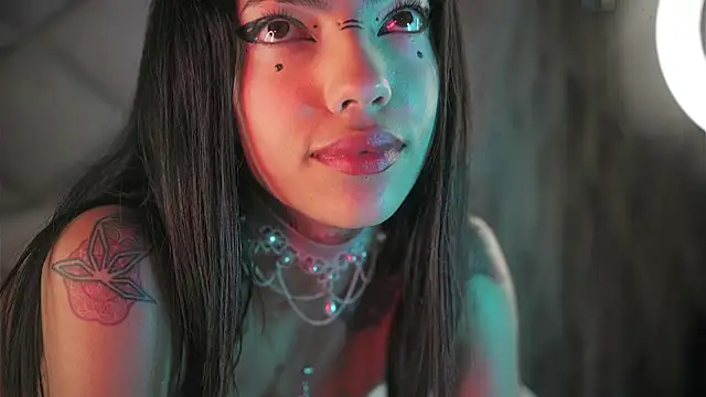 grayce_blossoms_24 webcam
