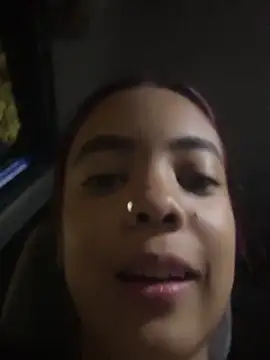 NAUGHTY_LITTLE_18 webcam