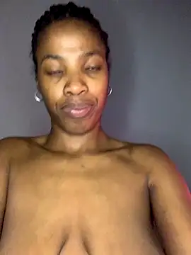 Queen-Boobylicious webcam