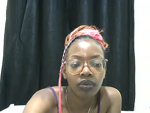 Pretty_brownskinn webcam