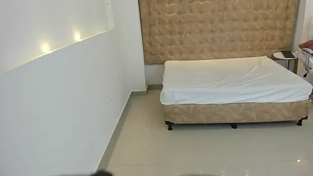 MiiaSmith__ webcam