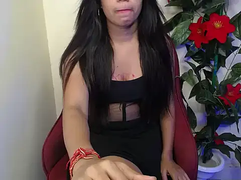 Little_queenn webcam