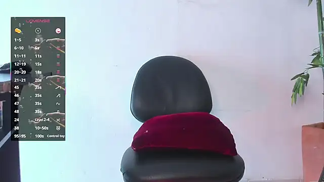  Maximo__ chat room