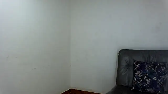 MeganAndMax@xh webcam