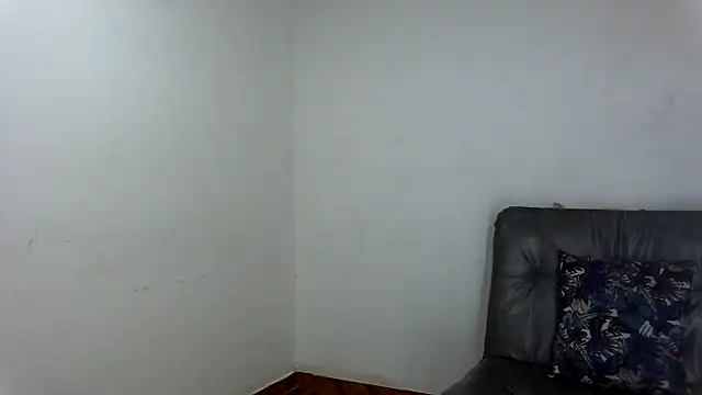 MeganAndMax@xh webcam
