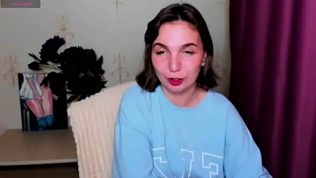 KindHazelHere_ webcam
