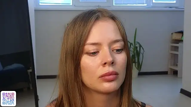 NinaCoxn webcam