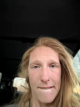 GoldenFlameGoddess webcam