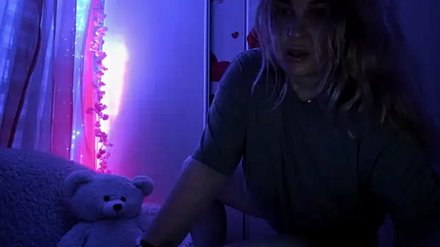 CoraSwon webcam