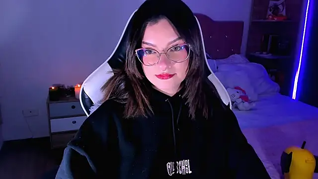 OphelianaRose33 webcam