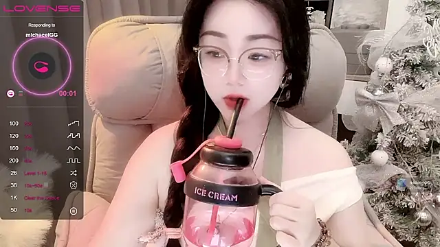 Monica-888 webcam
