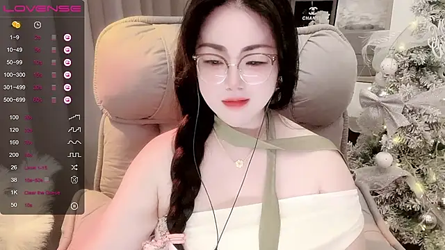 Monica-888 webcam