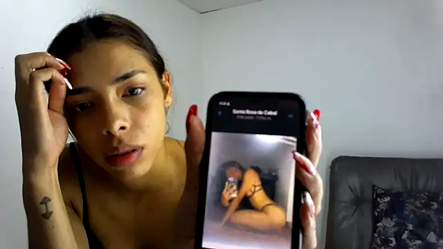 MeganAndMax@xh webcam