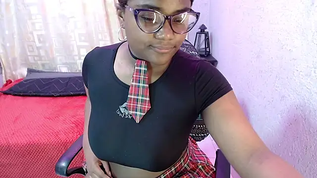 Andrea_curvy webcam