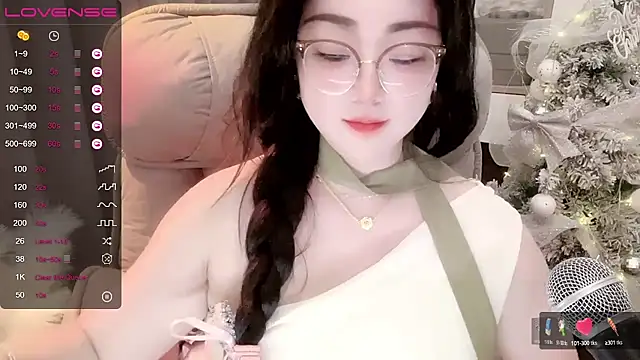 Monica-888 webcam