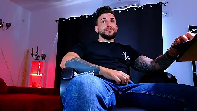 MightyAaron66 webcam