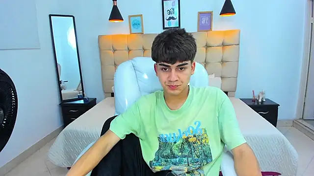 Tommy18__ webcam