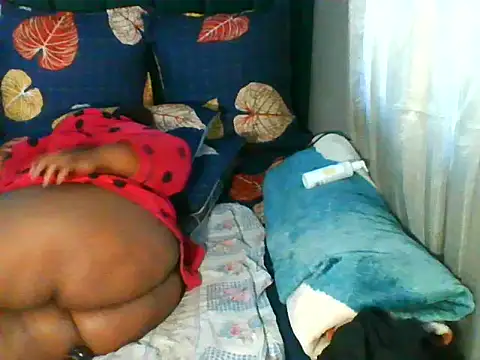 BustyqueenAss webcam