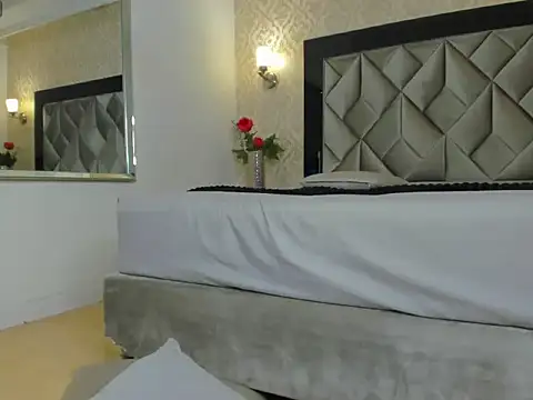 Layla_Mackenzie webcam