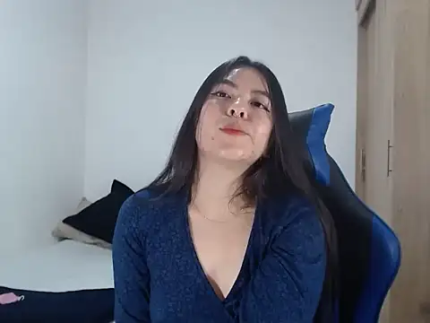 EloiseJun webcam