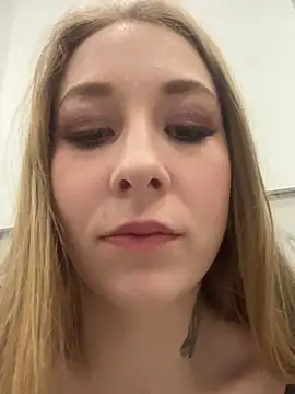 MiaEuphoria_ webcam