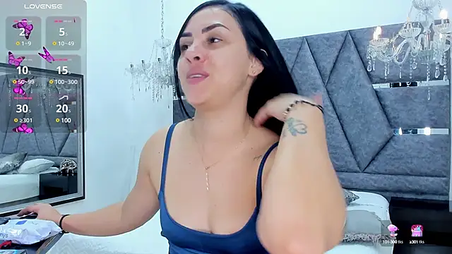 Maya_Bluee webcam