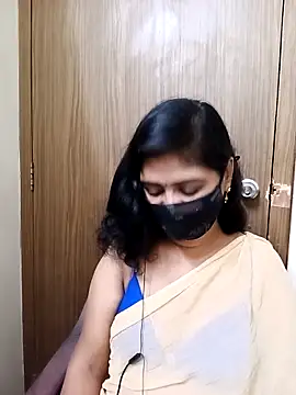 Lucky-Deepthi webcam