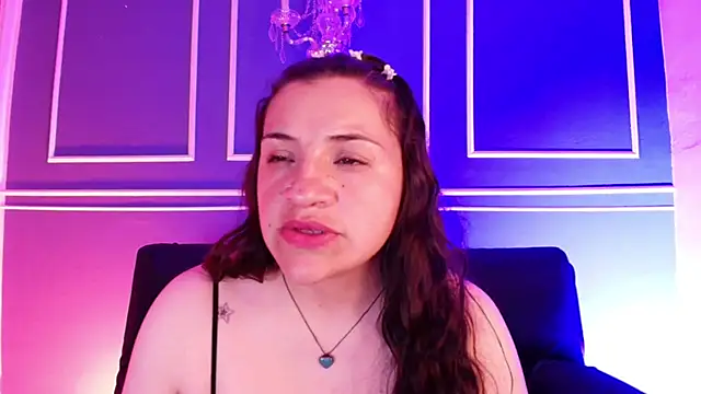 TaraTaylorr webcam