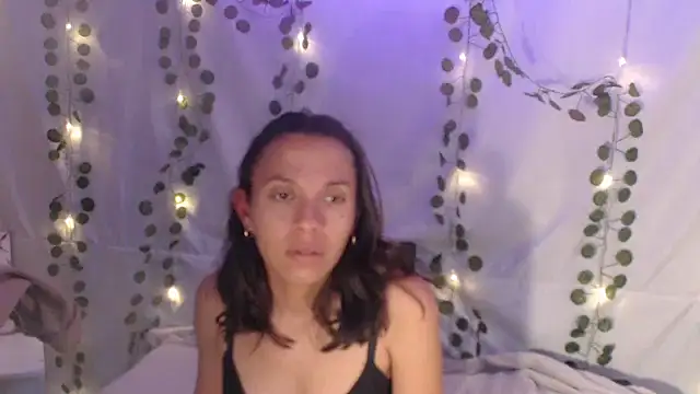 Perla_Johnson webcam