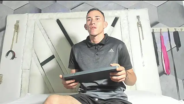 Adammendoza34 webcam