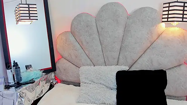Moonlight_lovee webcam