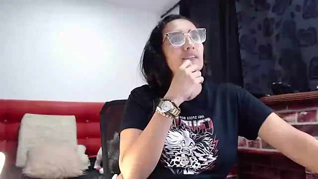 Lucynaugthyy webcam