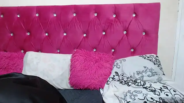 SexyDollarGal webcam