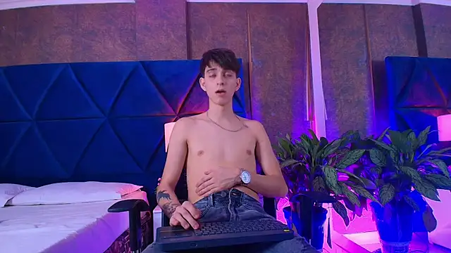 Lion_Foster01 webcam