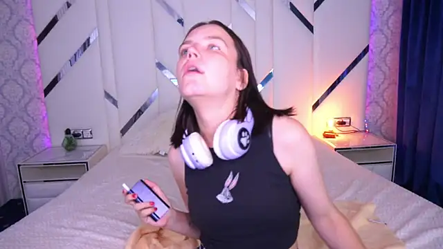 SpicyyDollie webcam
