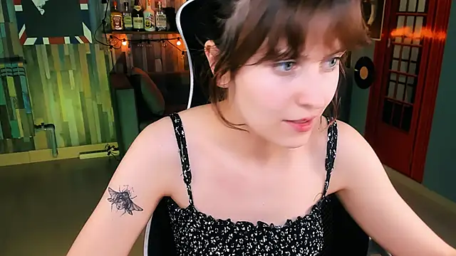 LolaAsmus webcam
