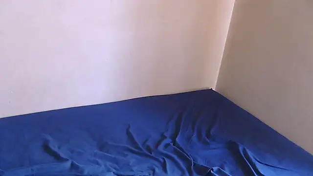 EbonyAlphaBitch webcam