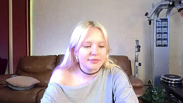 Mila_Lioness webcam