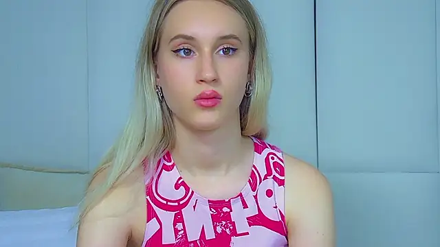 VictoriaHopsons webcam