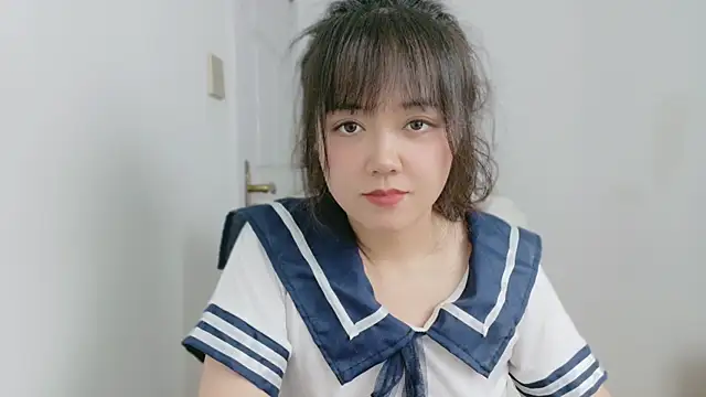 momo-small webcam