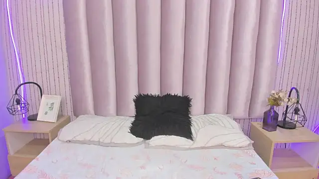 SamanthaPeachss webcam