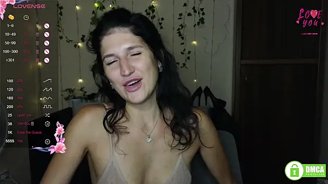 Alianna_Solo_Kisses webcam