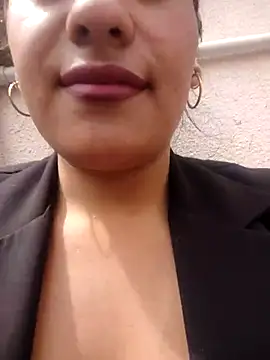 Viviene_Price webcam